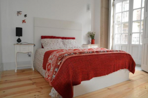 Отель Oporto Almada 329  Atiães